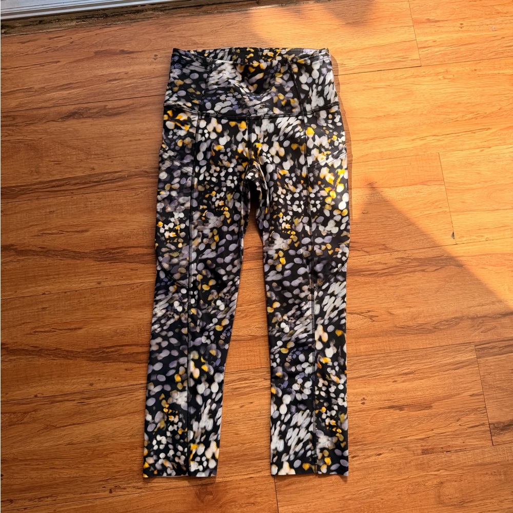 Multicolor Patterned Capri Leggings - image 3